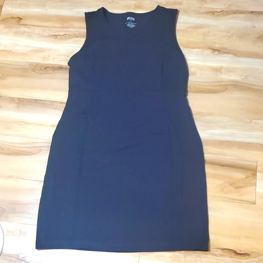 Gently Used Women's Duluth Trading Sleeveless Noga Dress